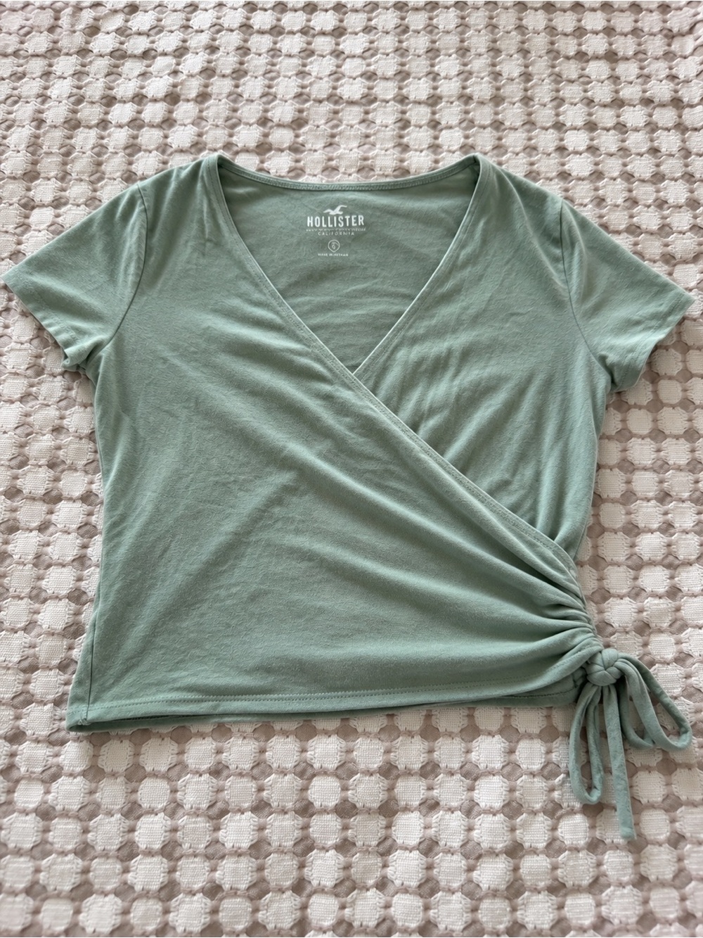 Hollister Wrap Short Sleeve Crop Top in Sage